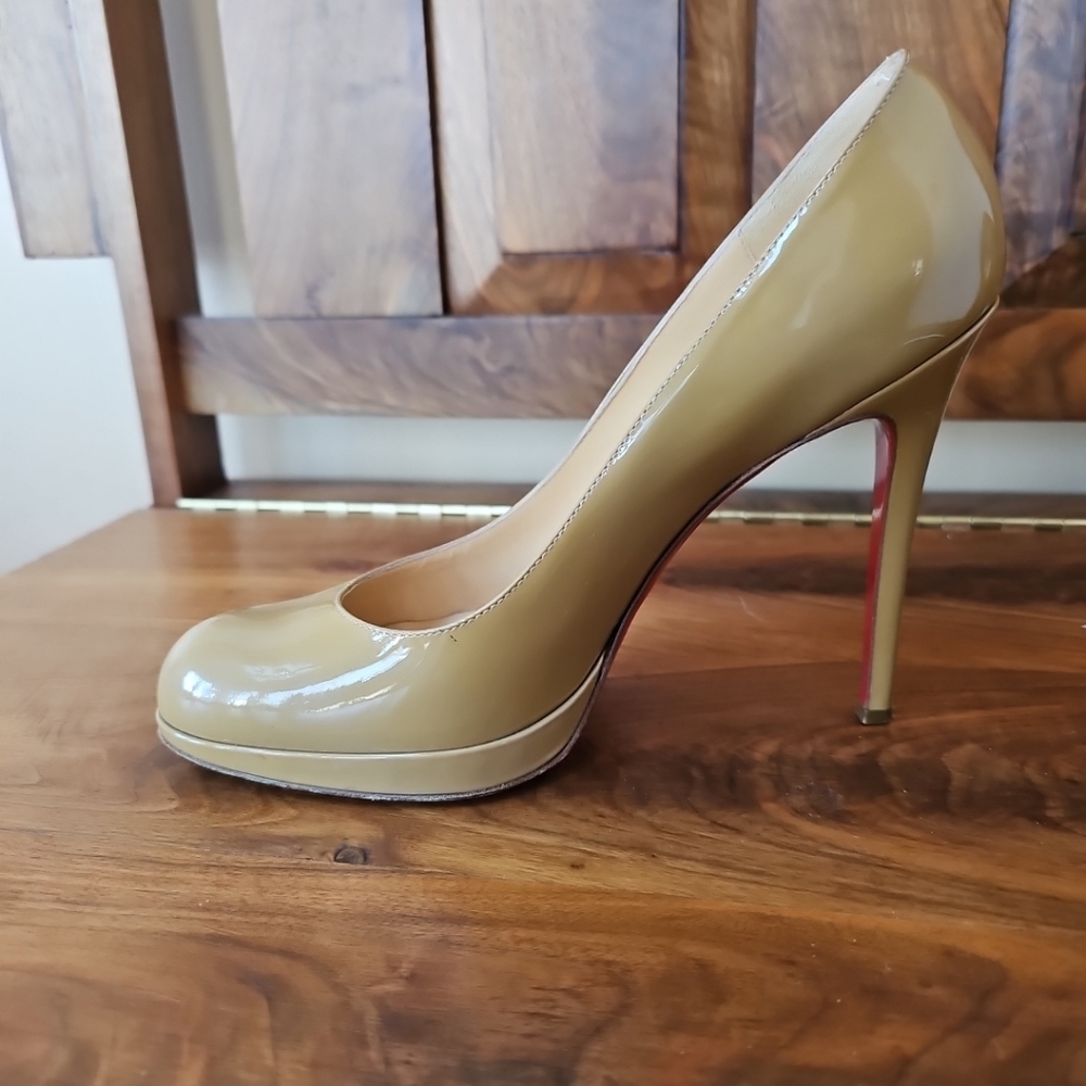 Christian Louboutin Women's Beige Patent Leather Pumps - Picture 7 of 8
